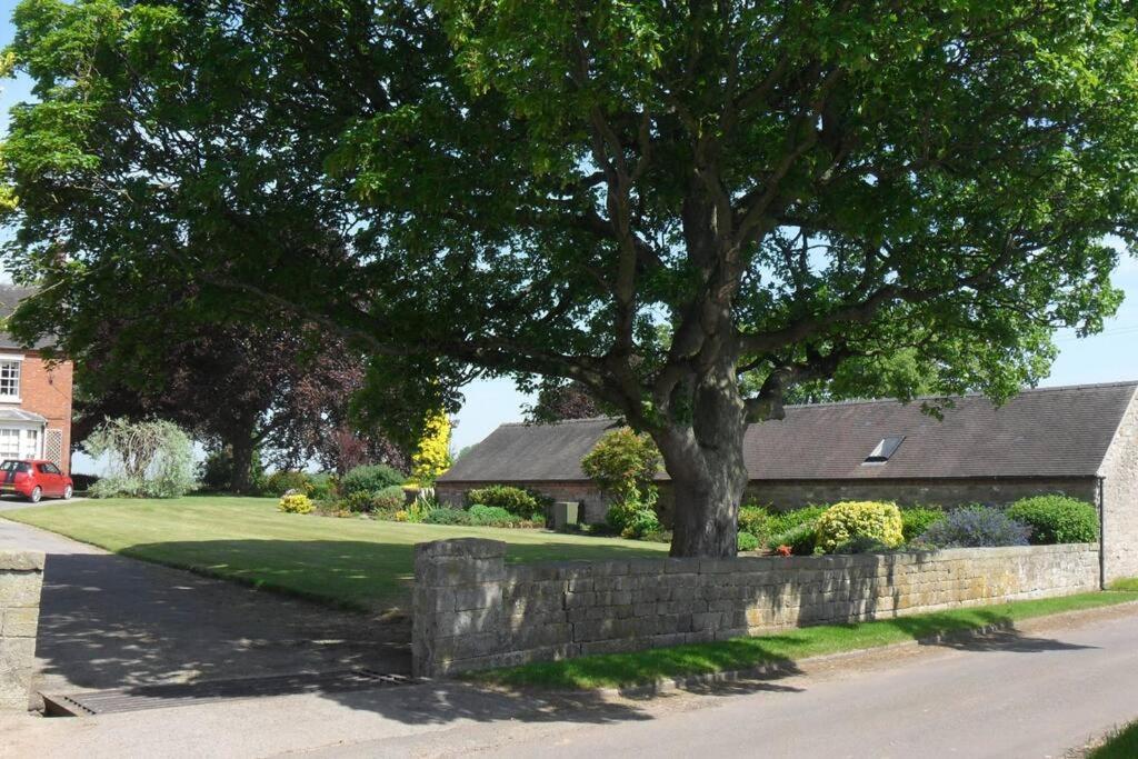 Вилла Courtside Barn, Lynn, Newport Ньюпорт Экстерьер фото